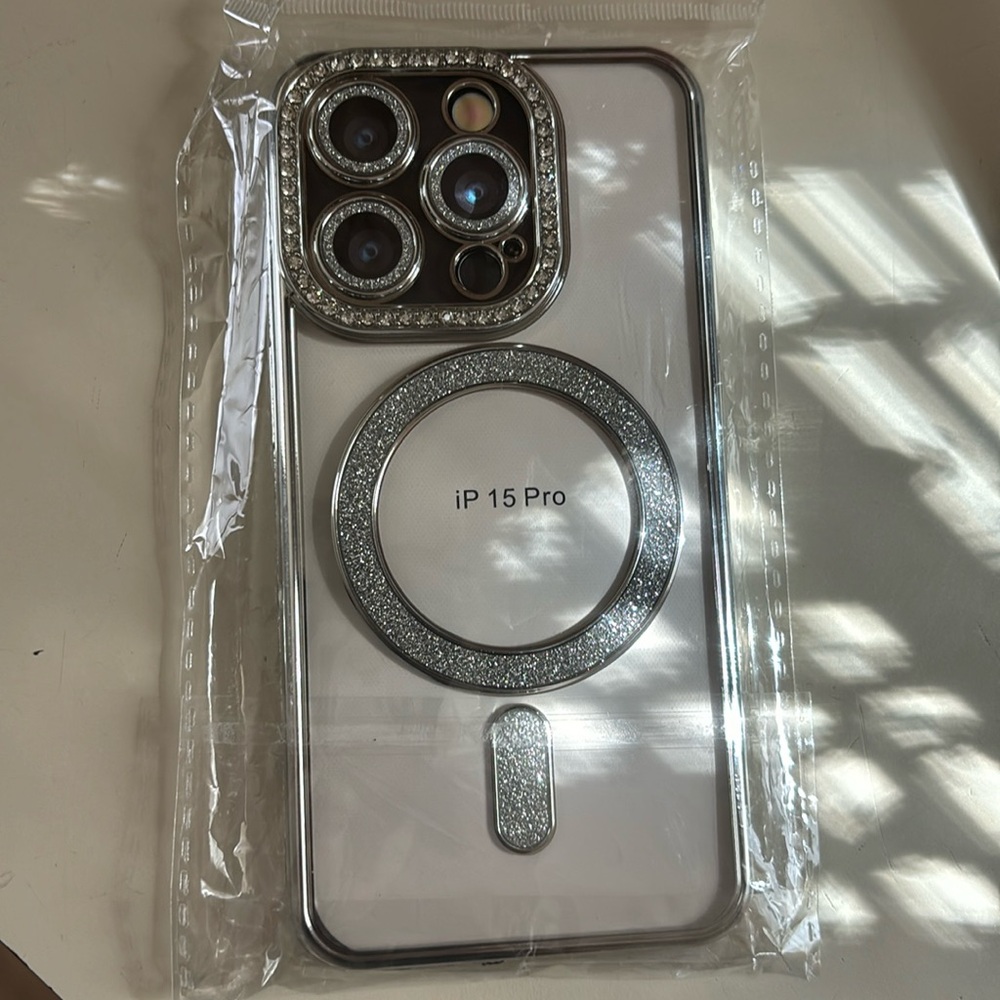 Glitter Diamond Clear Phone Case For iPhone 15 Pro Magnetic Wireless Charging